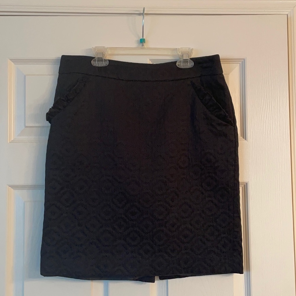Mini Quilted Black Skirt with Ruffled Pockets